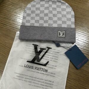 Louis Vuitton Silver and Gray Patterned Beanie